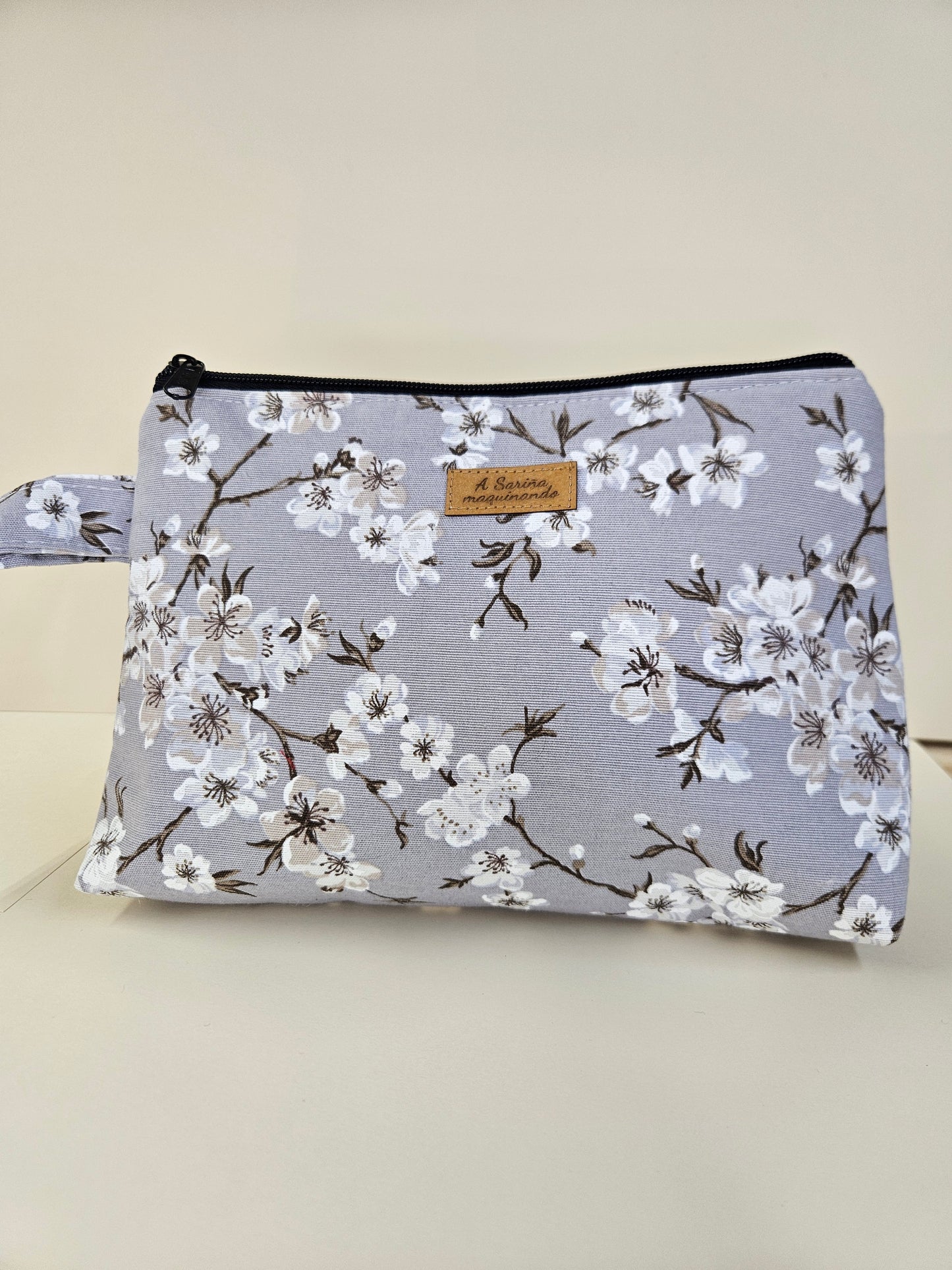 Neceser Grande Flor Gris